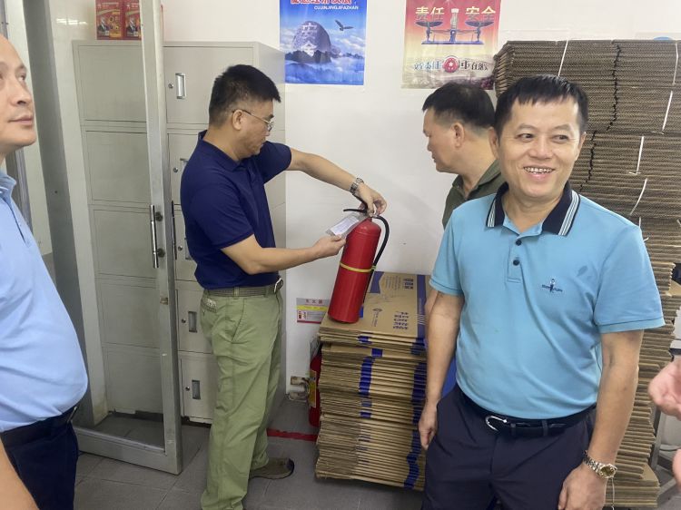 球盟会qmh开展中秋国庆节前安全生产大检查(图3)