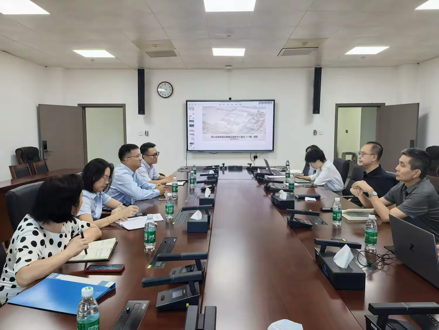球盟会qmh与海口综合保税区管委会开展协同招商座谈会