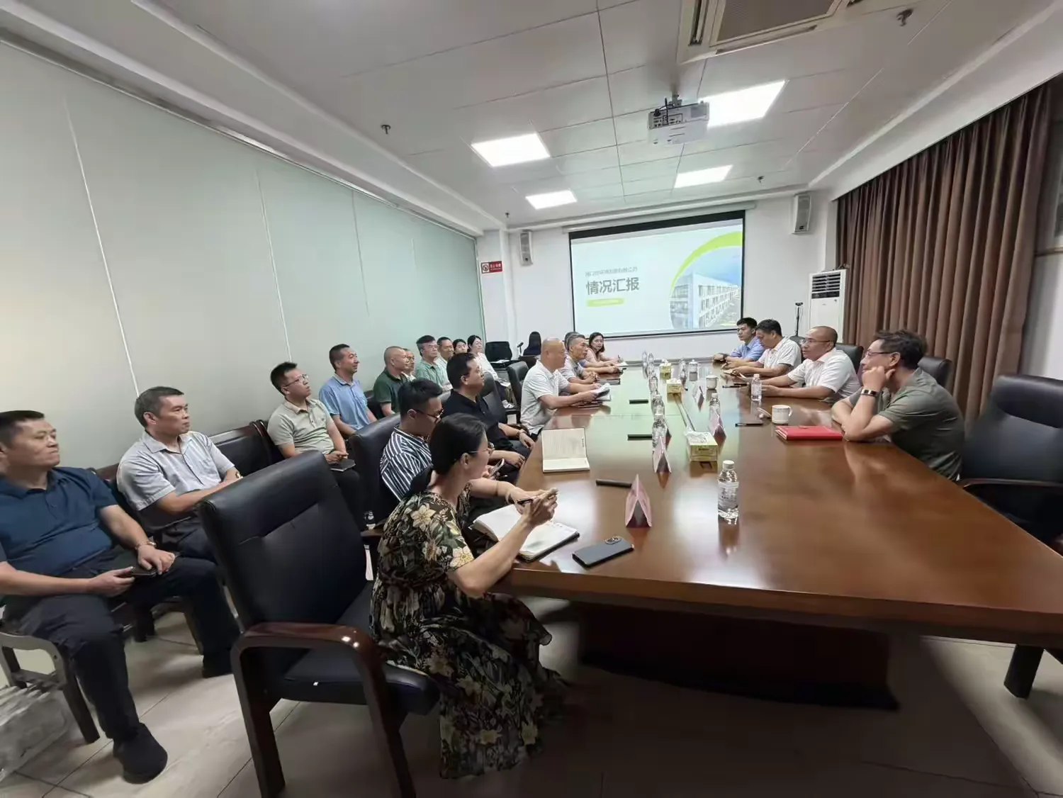 海口城投集团董事、总经理符雁在球盟会qmh调研树立和践行正确政绩观学习教育开展情况和经营发展、项目建设等工作(图1)