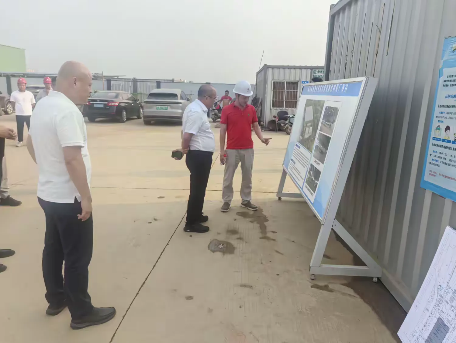 海口城投集团董事、总经理符雁在球盟会qmh调研树立和践行正确政绩观学习教育开展情况和经营发展、项目建设等工作(图3)